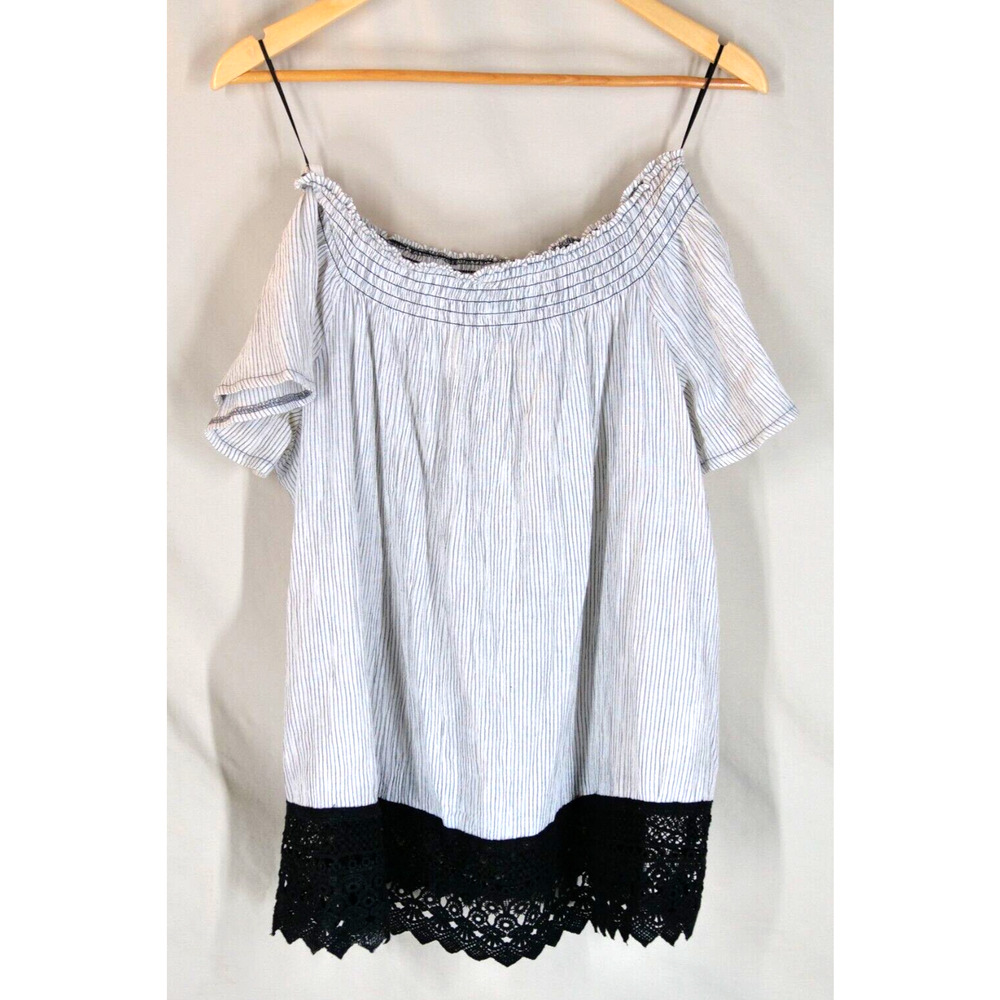 Nine West top Off Shoulder‎ Short Sleeve top size M crochet lace trim
